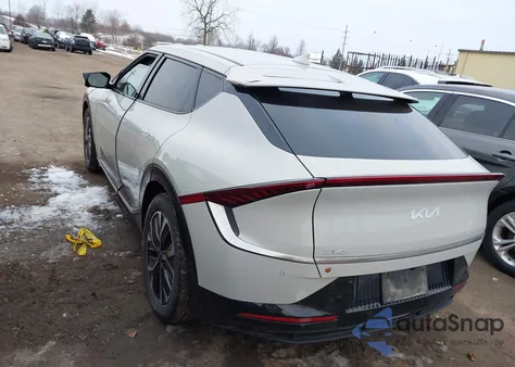 2022 Kia Ev6 Wind z USA, uszkodzony, nr VIN KNDC3DLC1N5068450